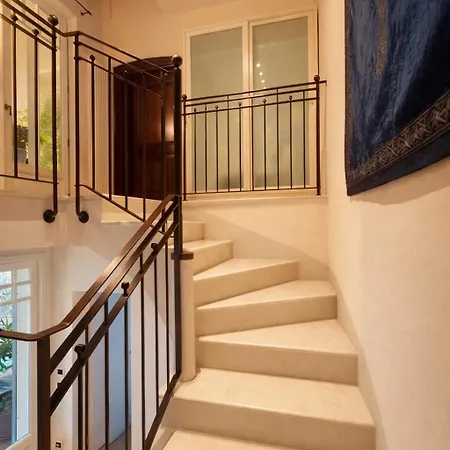 Atelier Monte Bago Bed and Breakfast Felegara